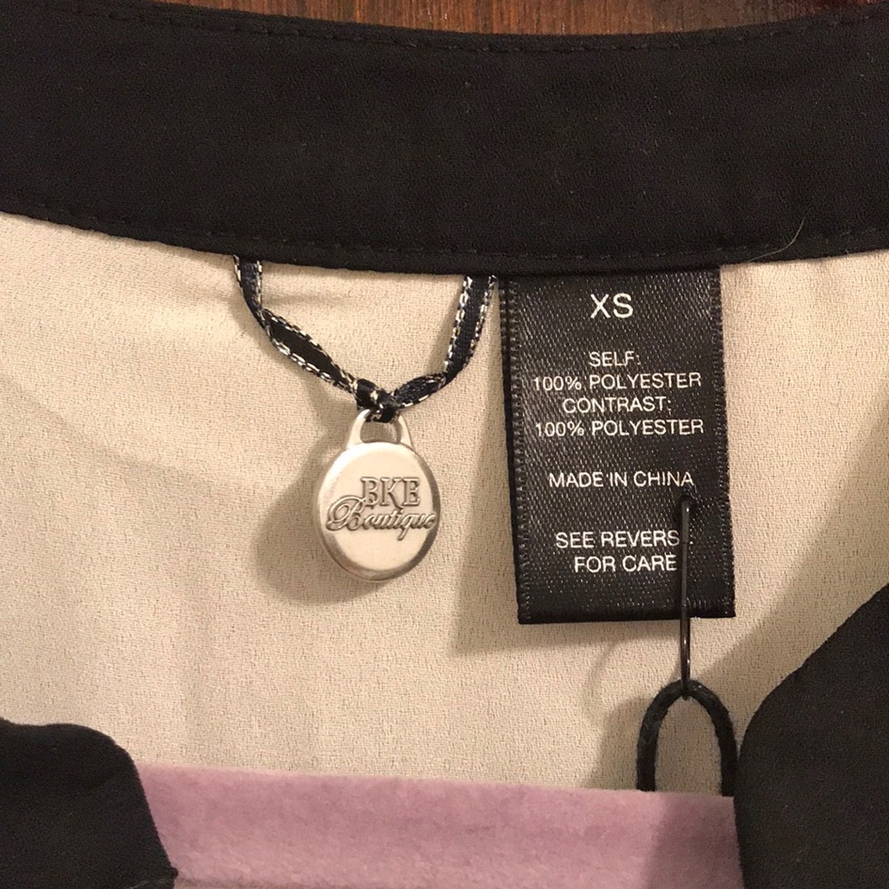 BKE Boutique Cream/Black Zip-up Blouse XS - Picture 2 of 2